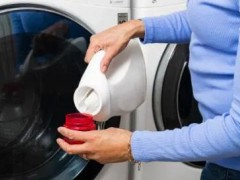 生物基洗衣液的三种基本成分：酶、表面活性剂和溶剂